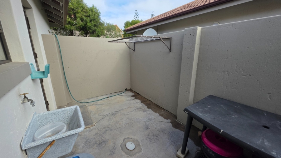 2 Bedroom Property for Sale in Heiderand Western Cape